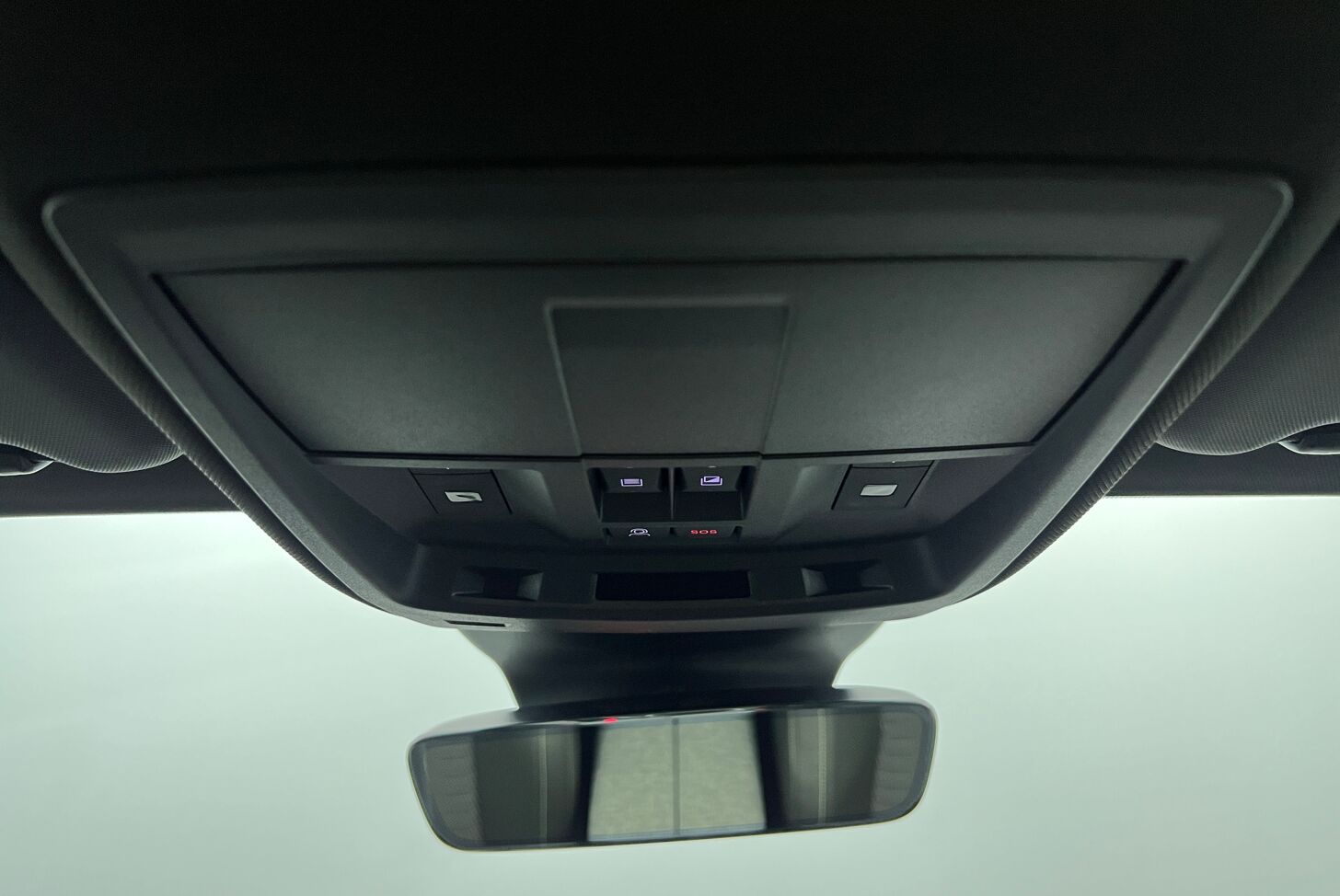 PEUGEOT 5008 SUV Hybride Essence