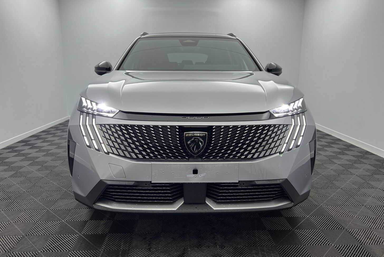 PEUGEOT 5008 SUV Hybride Essence