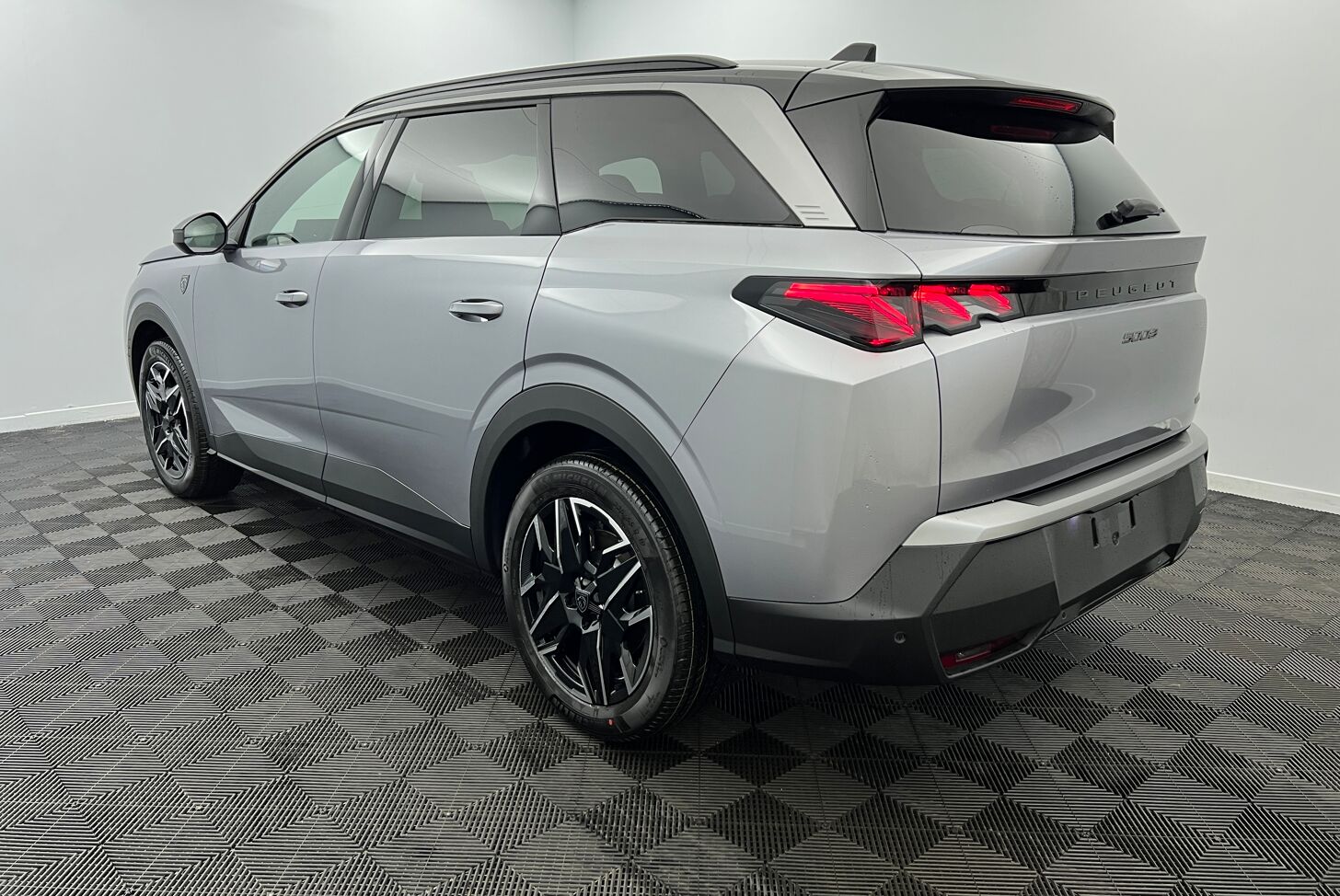 PEUGEOT 5008 SUV Hybride Essence