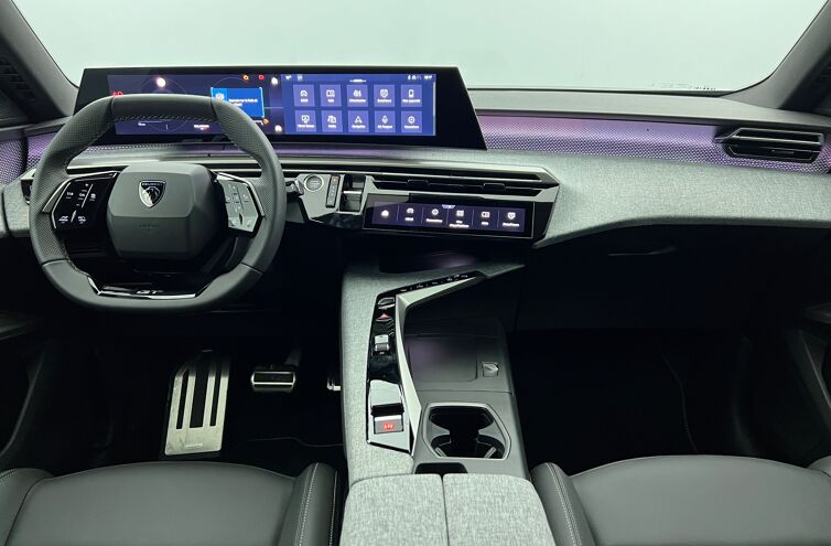 PEUGEOT 5008 SUV Hybride Essence