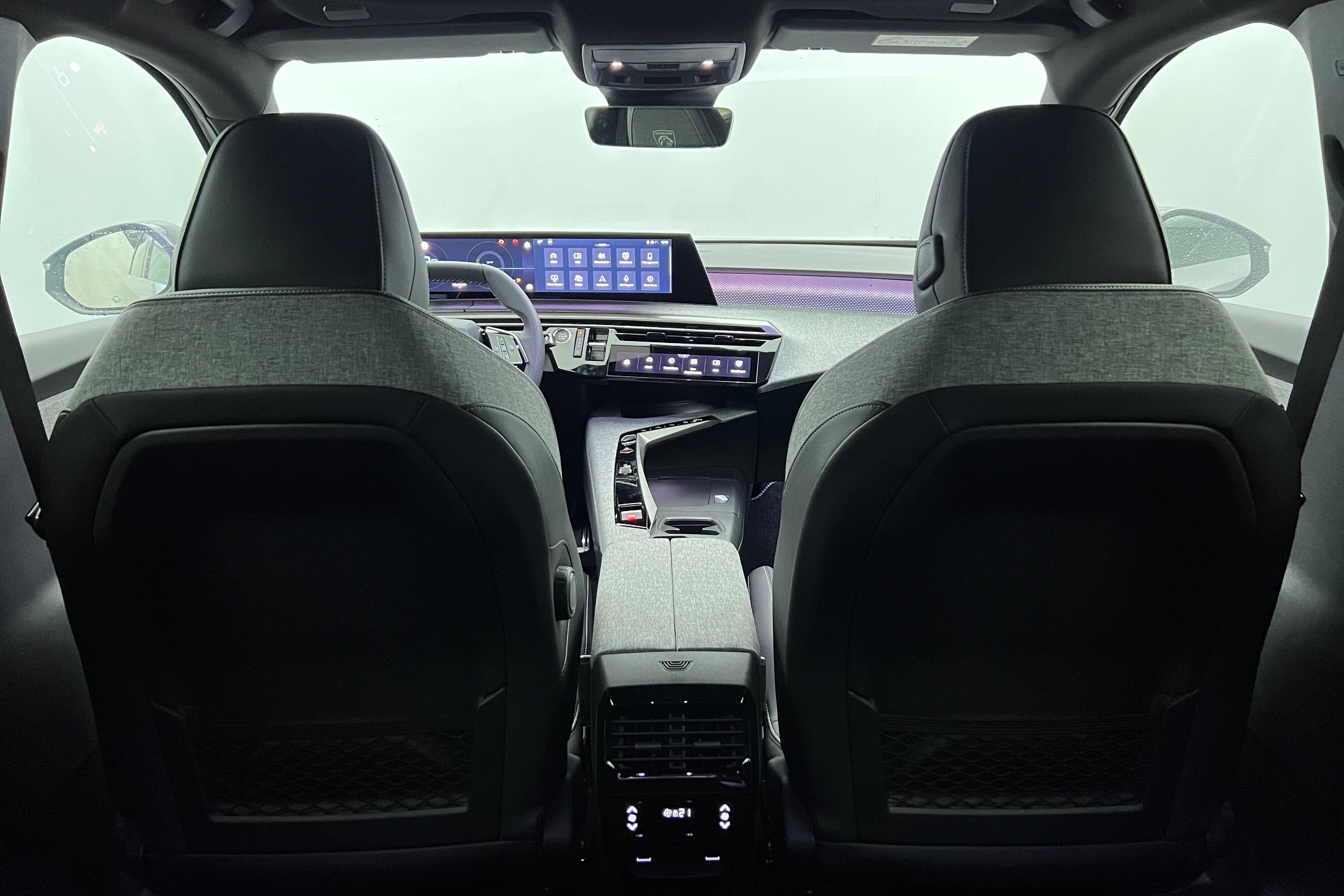 PEUGEOT 5008 SUV Hybride — photo 10