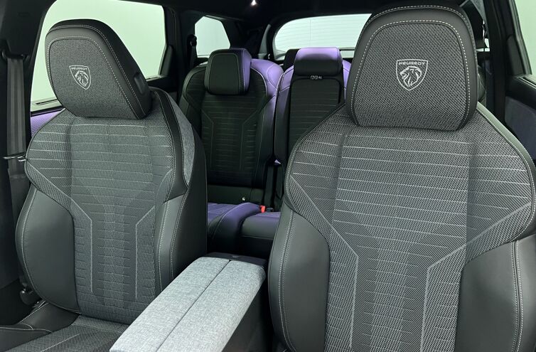 PEUGEOT 5008 SUV Hybride Essence