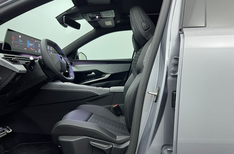 PEUGEOT 5008 SUV Hybride Essence