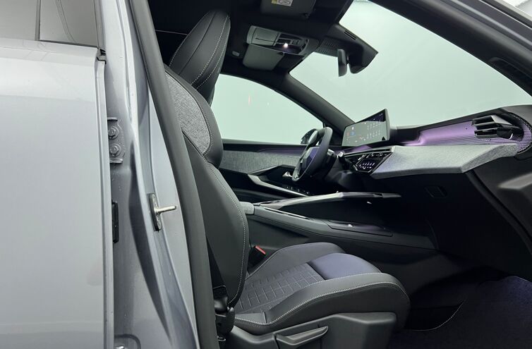 PEUGEOT 5008 SUV Hybride Essence