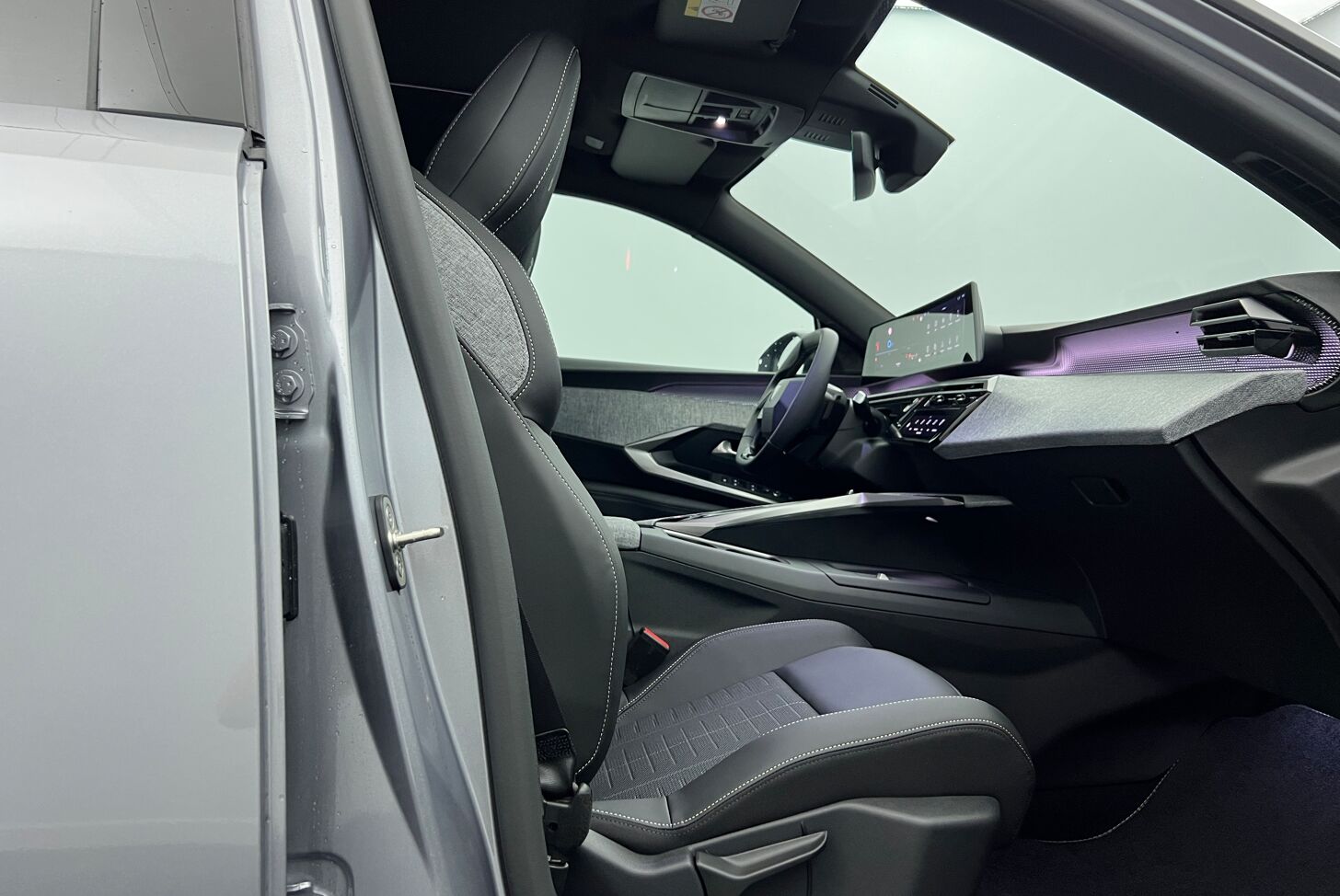 PEUGEOT 5008 SUV Hybride Essence