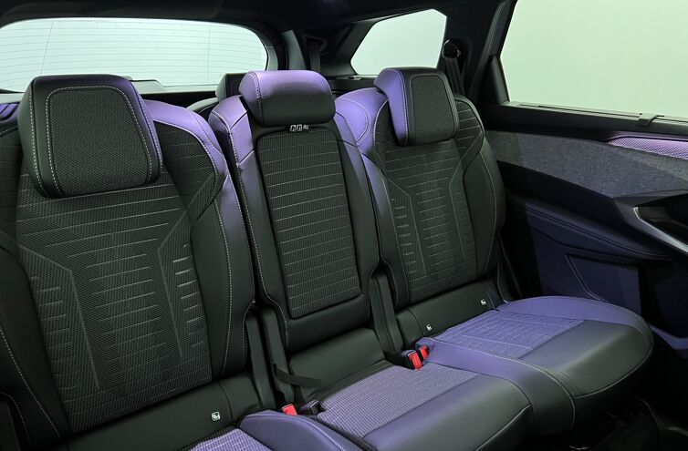 PEUGEOT 5008 SUV Hybride Essence