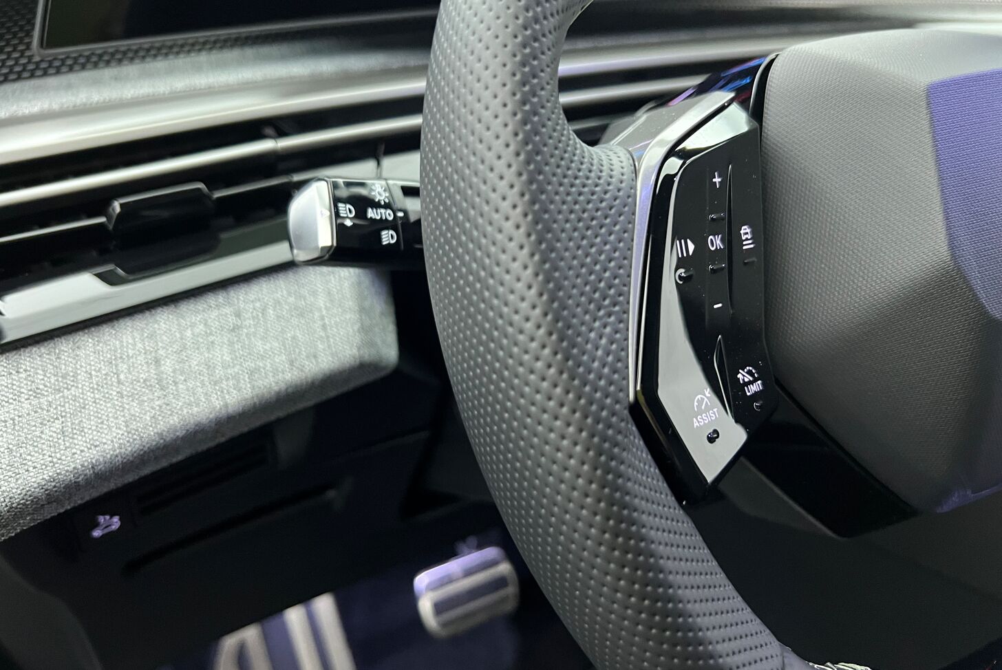 PEUGEOT 5008 SUV Hybride Essence