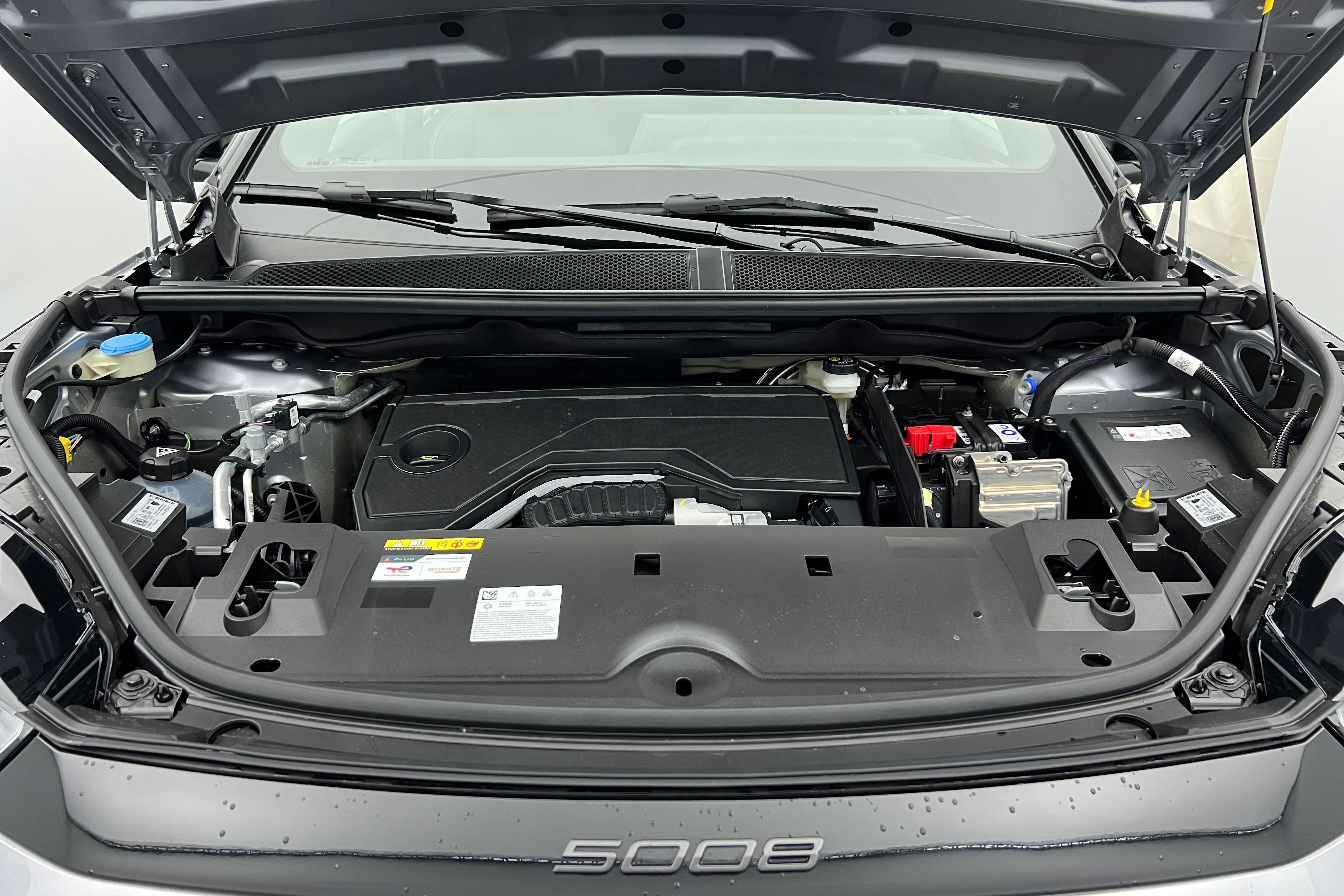 PEUGEOT 5008 SUV Hybride — photo 22