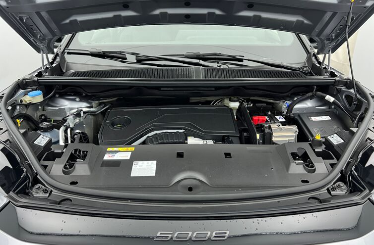 PEUGEOT 5008 SUV Hybride Essence