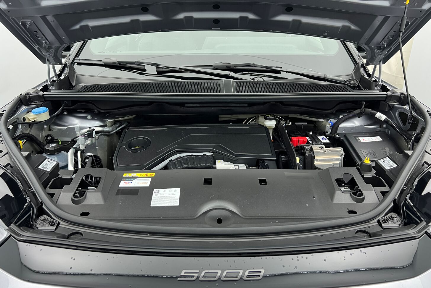 PEUGEOT 5008 SUV Hybride Essence