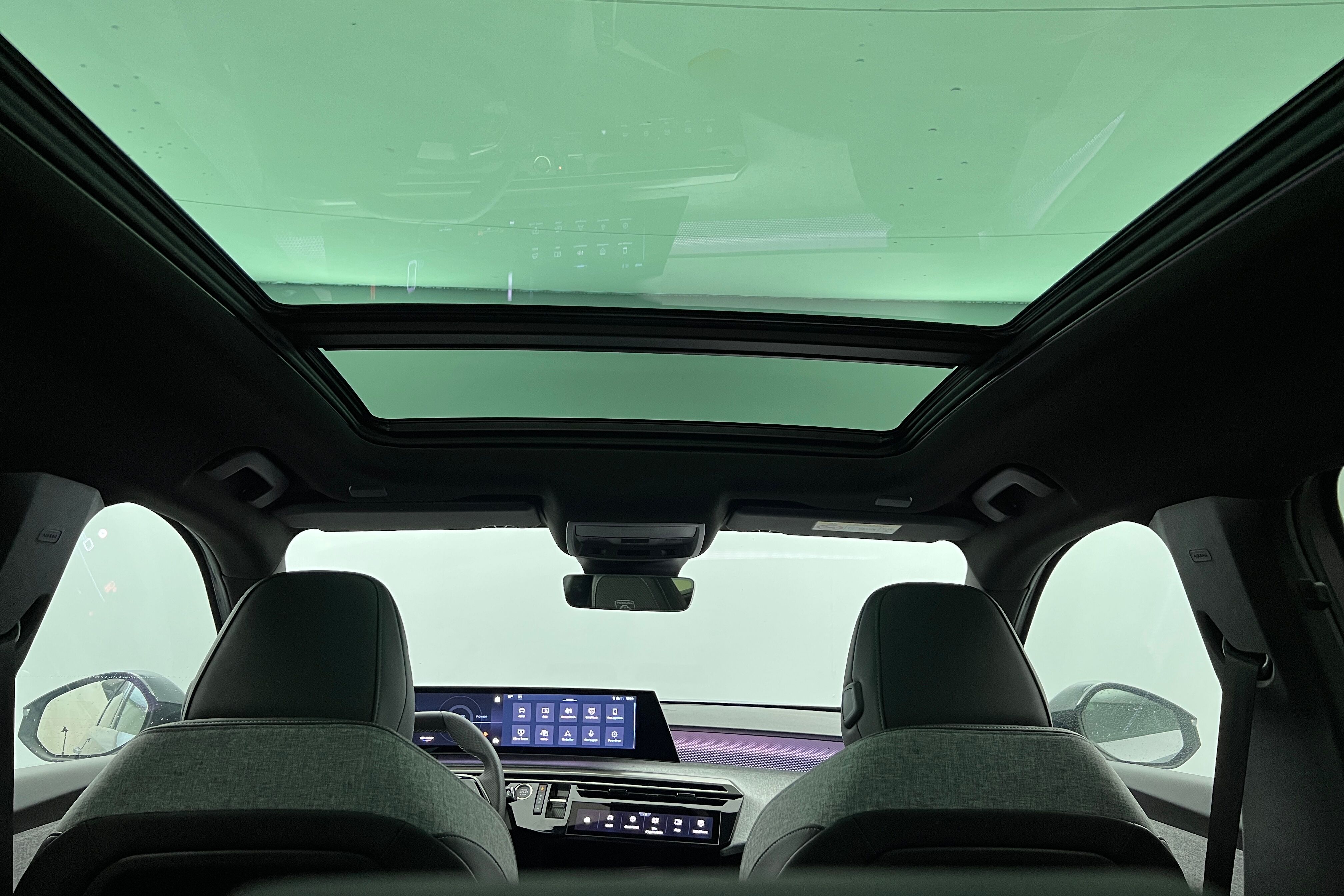 PEUGEOT 5008 SUV Hybride — photo 23
