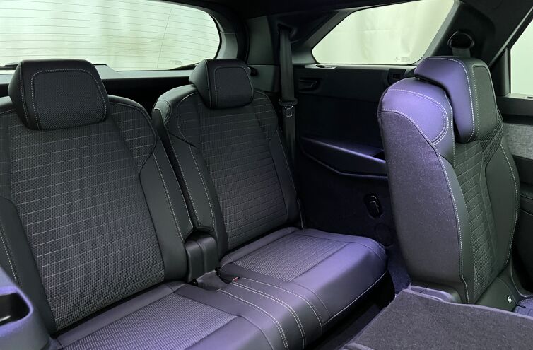 PEUGEOT 5008 SUV Hybride Essence