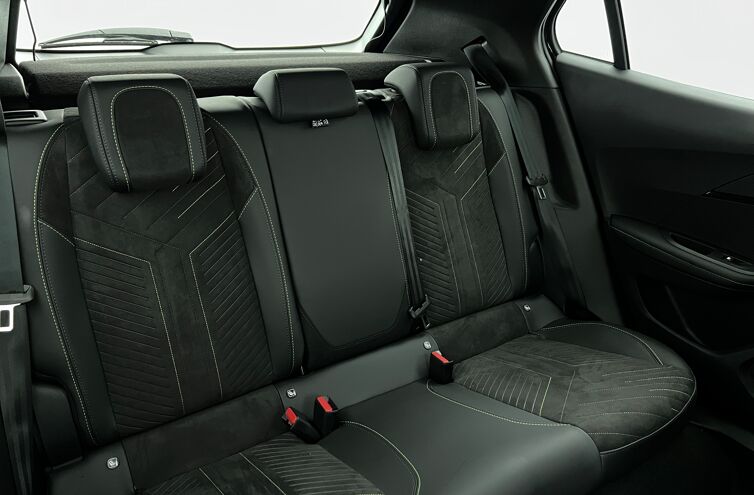 PEUGEOT 2008 SUV Hybride Essence