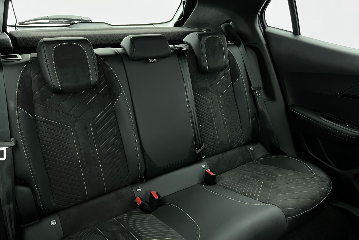 PEUGEOT 2008 SUV Hybride Essence