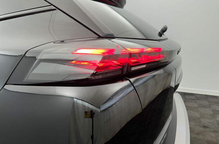 PEUGEOT 2008 SUV Hybride Essence