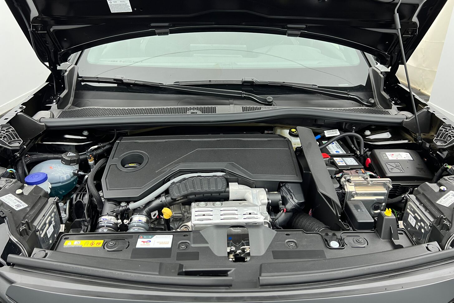 PEUGEOT 2008 SUV Hybride Essence