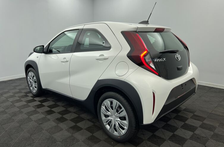 TOYOTA Aygo X Berline Essence 