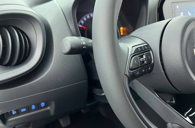 TOYOTA Aygo X Berline Essence 