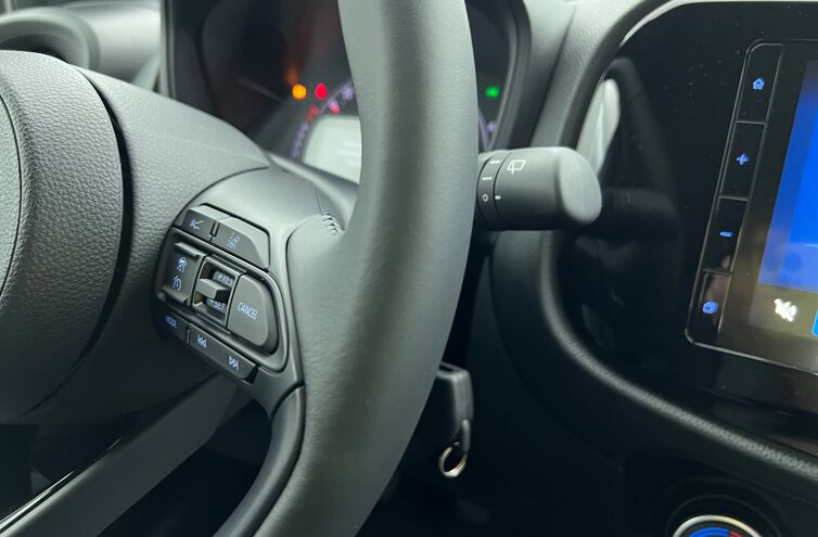 TOYOTA Aygo X Berline Essence 