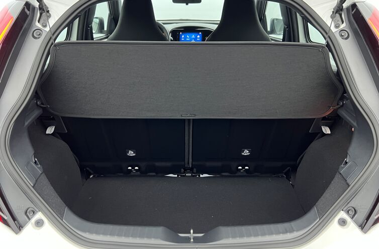 TOYOTA Aygo X Berline Essence 