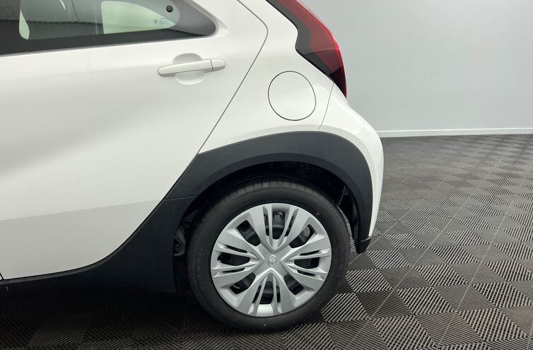 TOYOTA Aygo X Berline Essence 