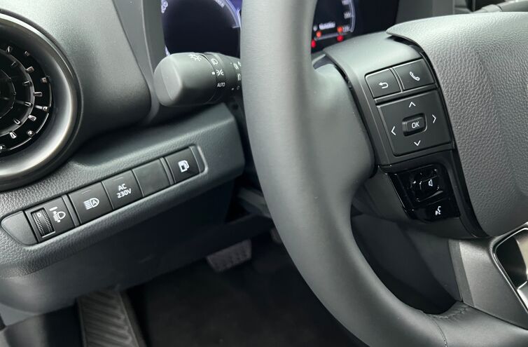 TOYOTA C-HR SUV Hybride rechargeable Essence