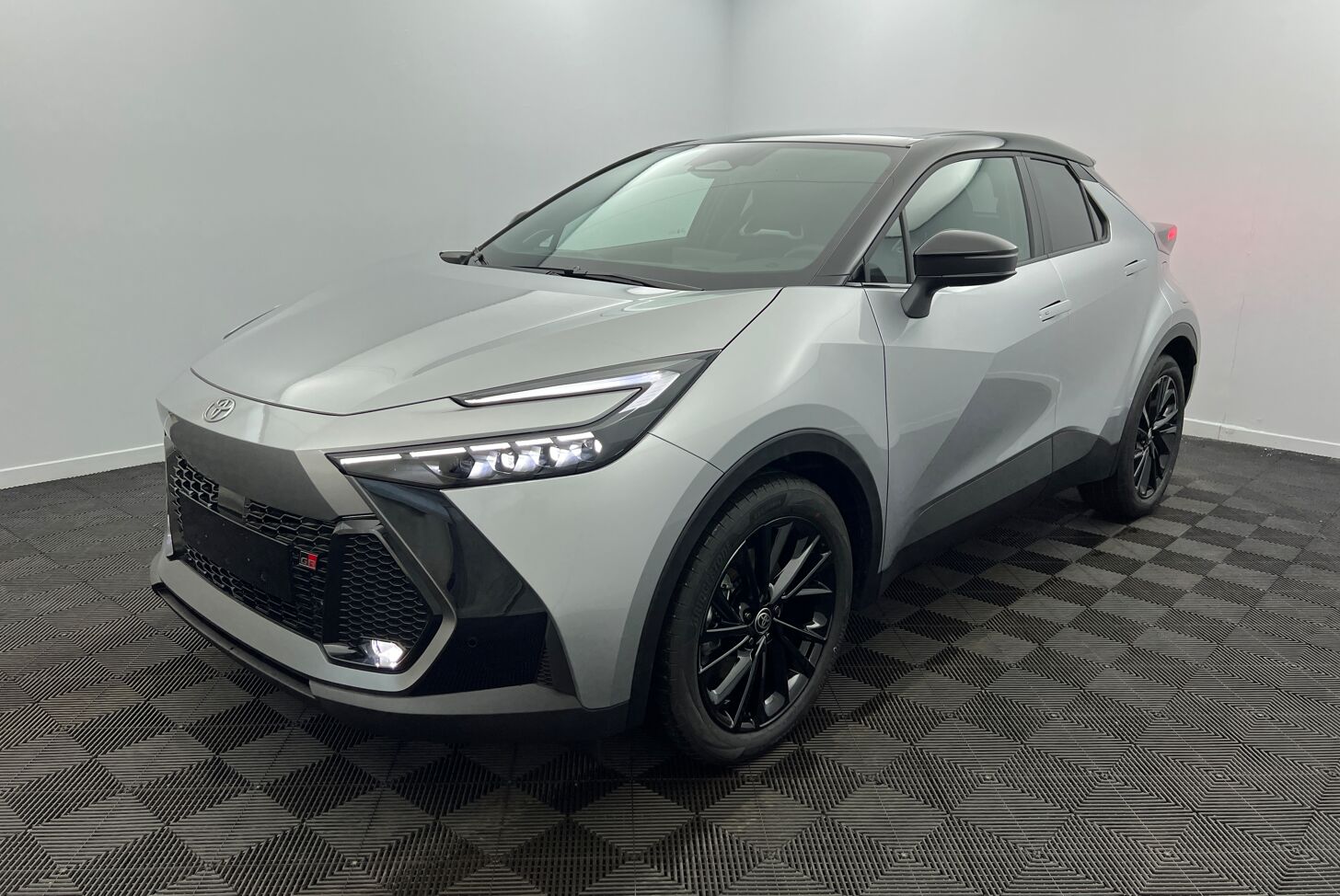 TOYOTA C-HR SUV Hybride rechargeable Essence