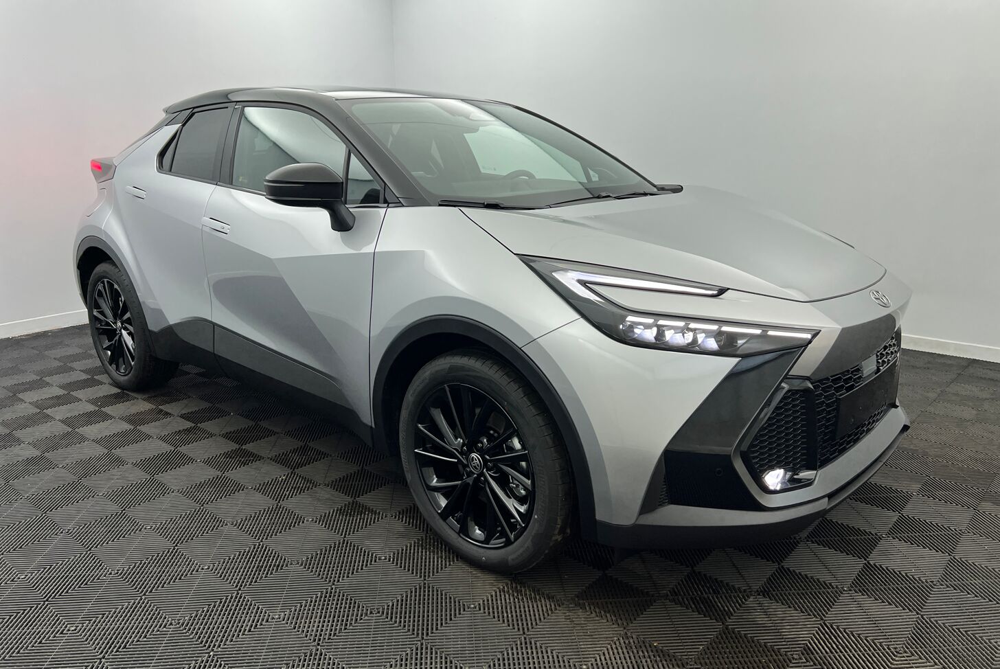 TOYOTA C-HR SUV Hybride rechargeable Essence