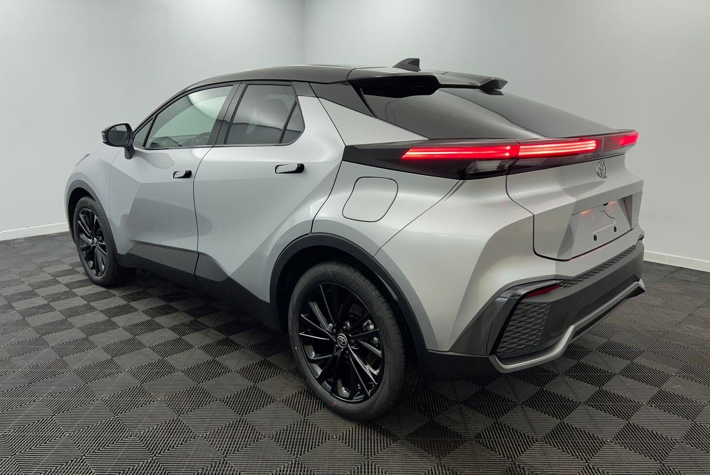 TOYOTA C-HR SUV Hybride rechargeable Essence