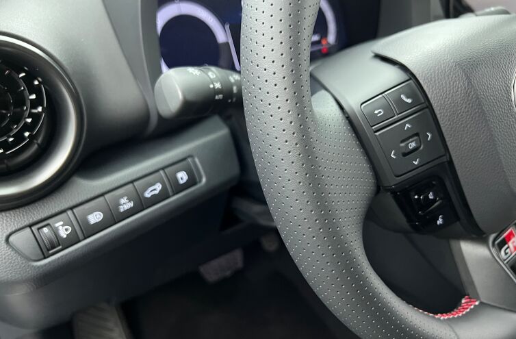 TOYOTA C-HR SUV Hybride rechargeable Essence