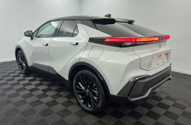 TOYOTA C-HR SUV Hybride rechargeable Essence