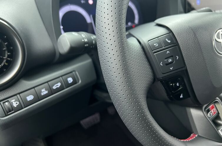 TOYOTA C-HR SUV Hybride rechargeable Essence