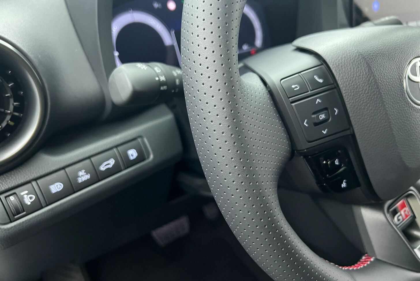 TOYOTA C-HR SUV Hybride rechargeable Essence