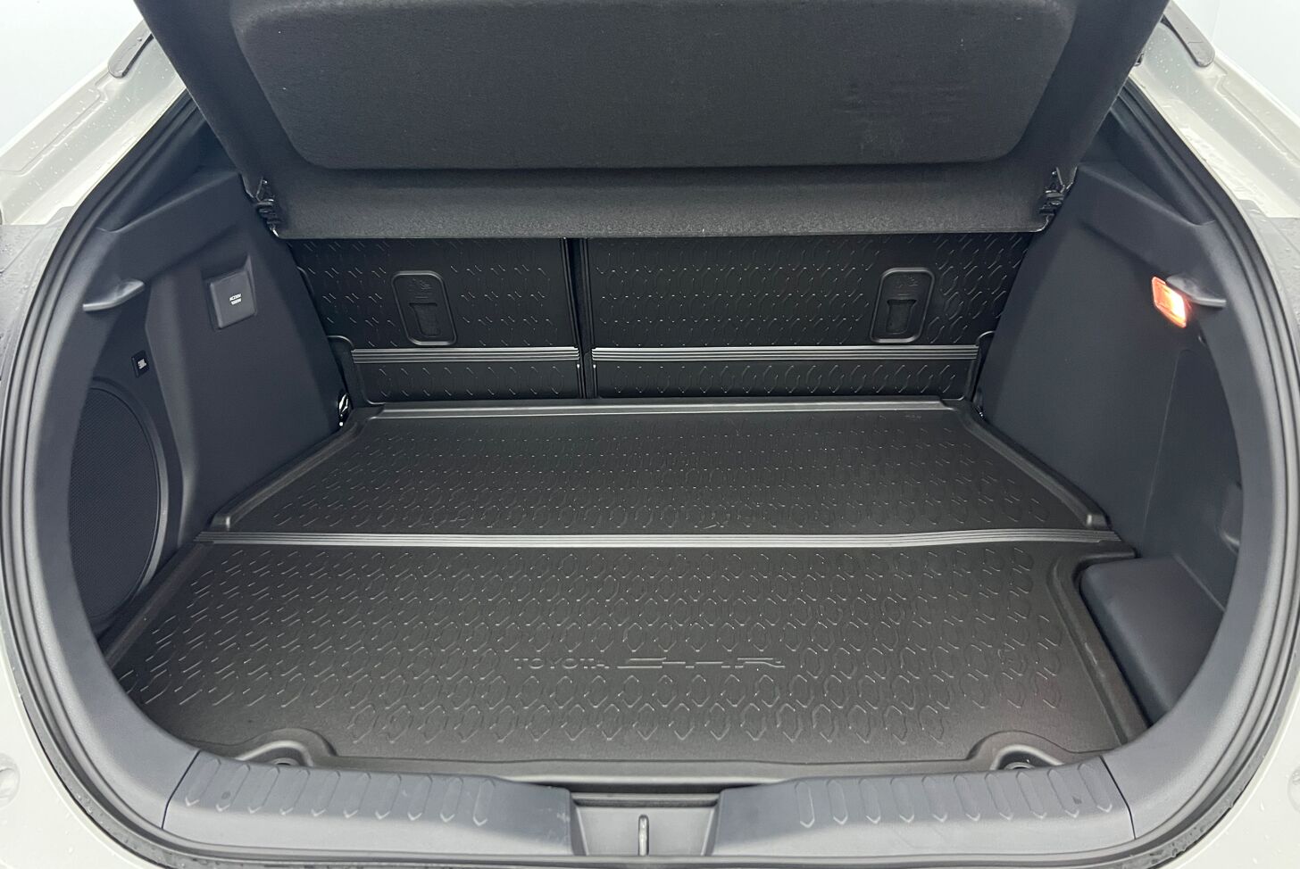 TOYOTA C-HR SUV Hybride rechargeable Essence