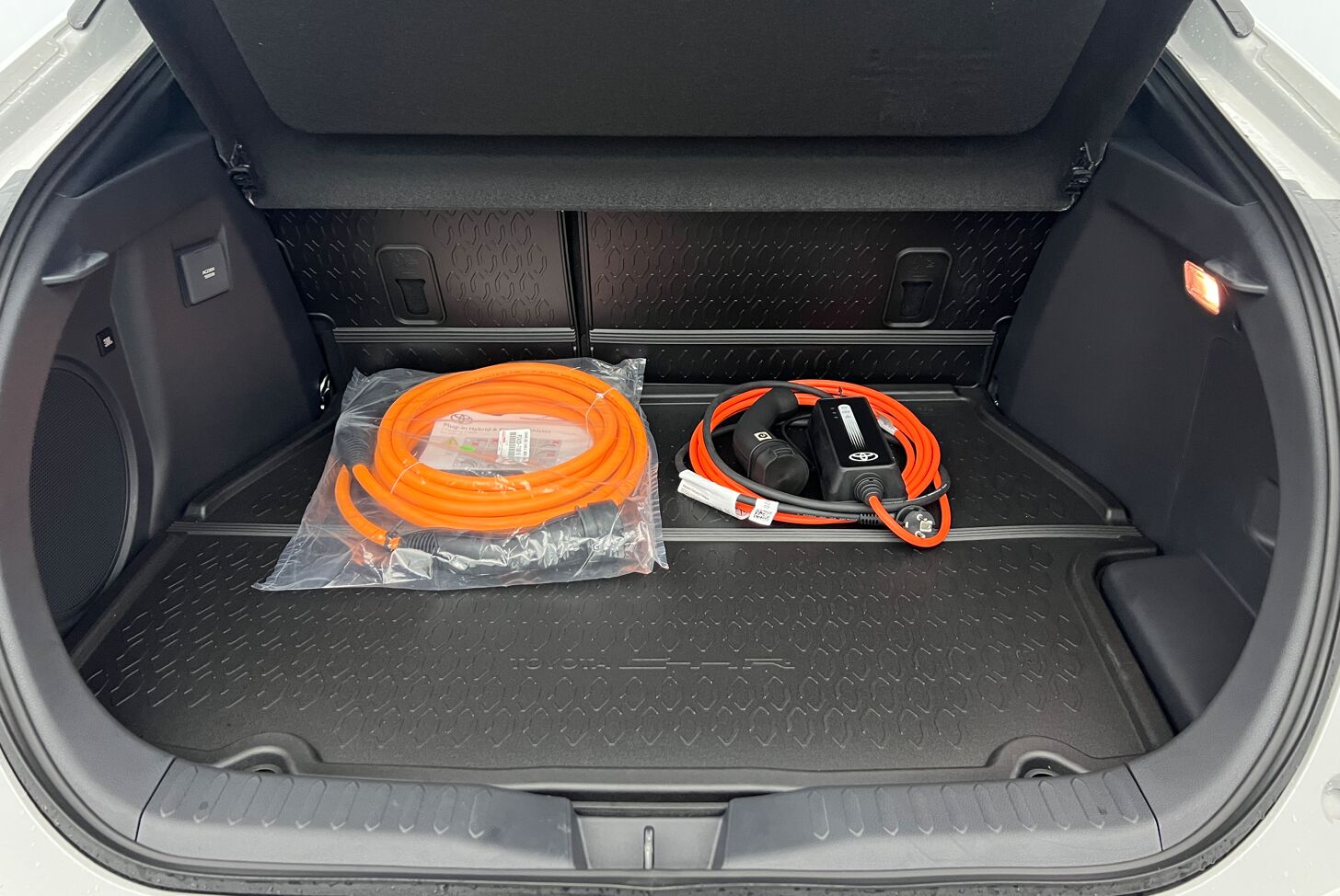 TOYOTA C-HR SUV Hybride rechargeable Essence