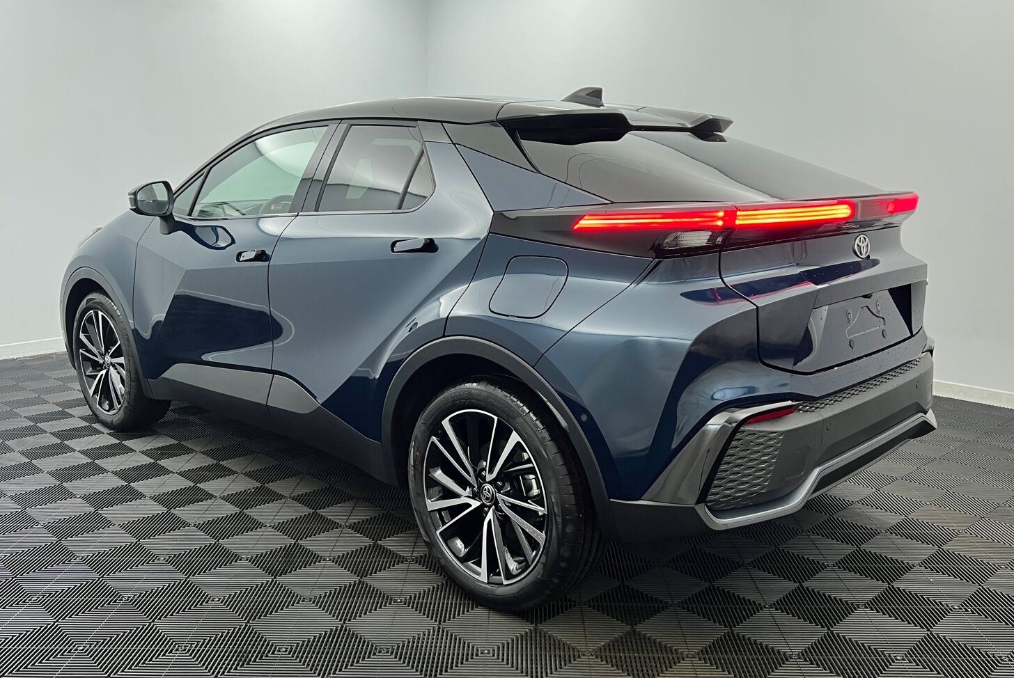 TOYOTA C-HR SUV Hybride rechargeable Essence
