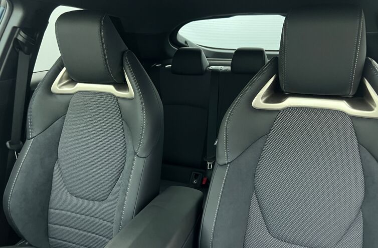 TOYOTA C-HR SUV Hybride rechargeable Essence