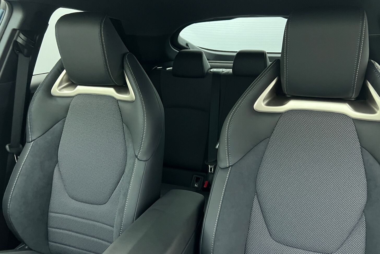 TOYOTA C-HR SUV Hybride rechargeable Essence