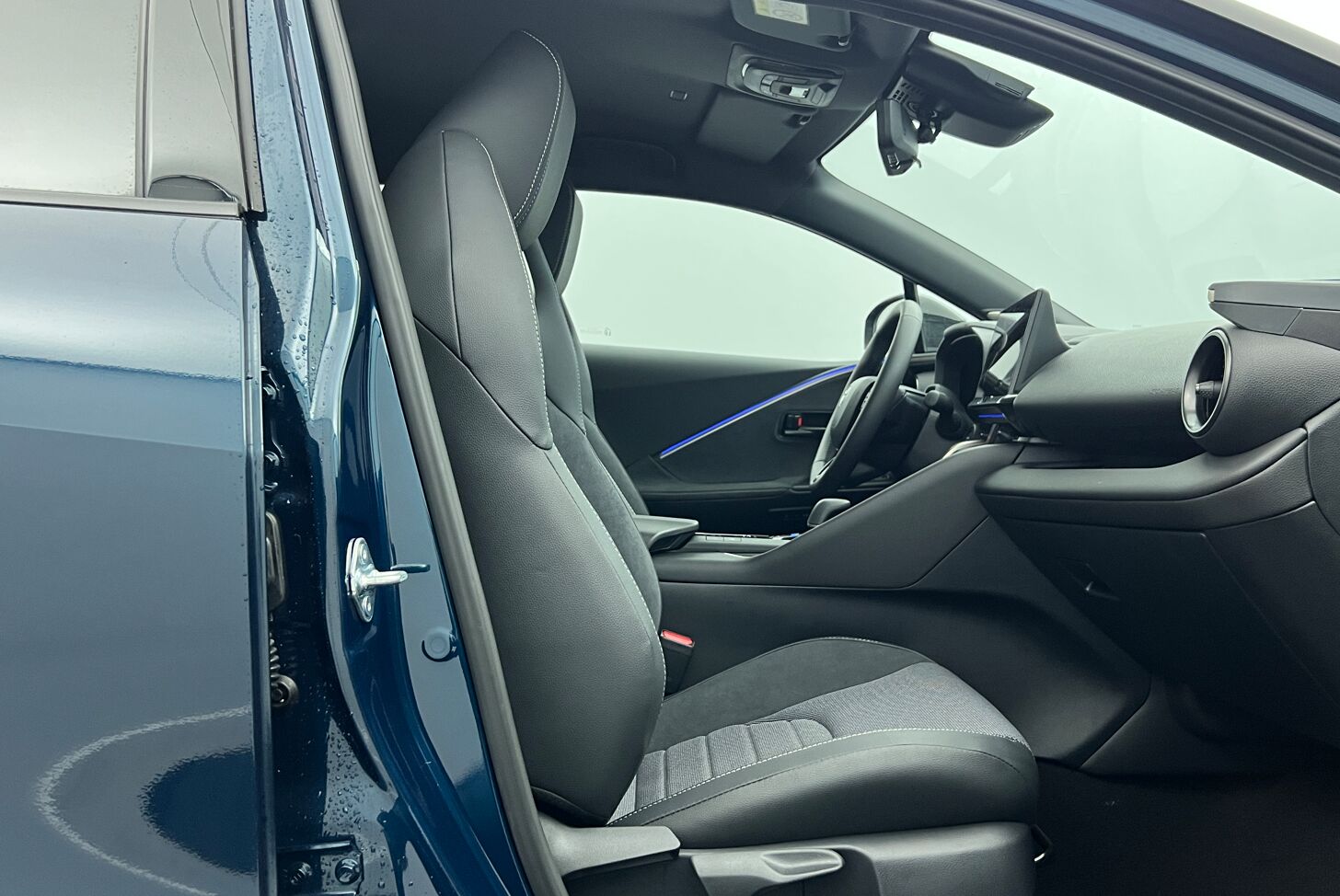 TOYOTA C-HR SUV Hybride rechargeable Essence