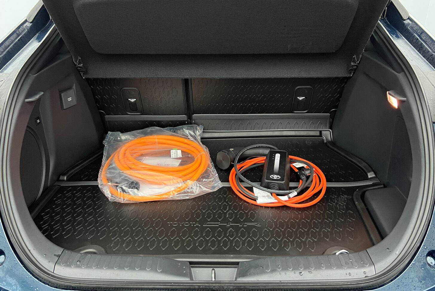 TOYOTA C-HR SUV Hybride rechargeable Essence