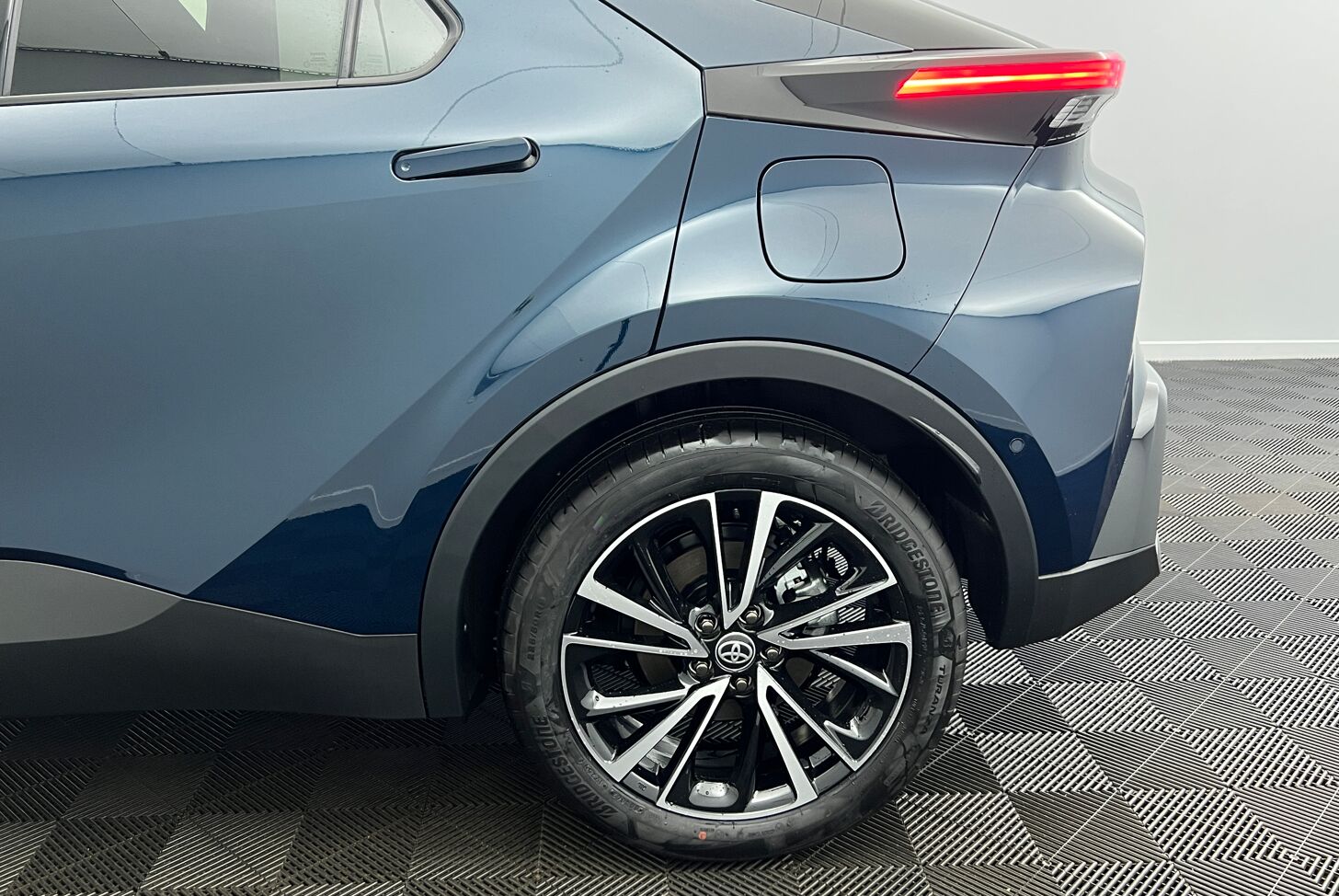 TOYOTA C-HR SUV Hybride rechargeable Essence