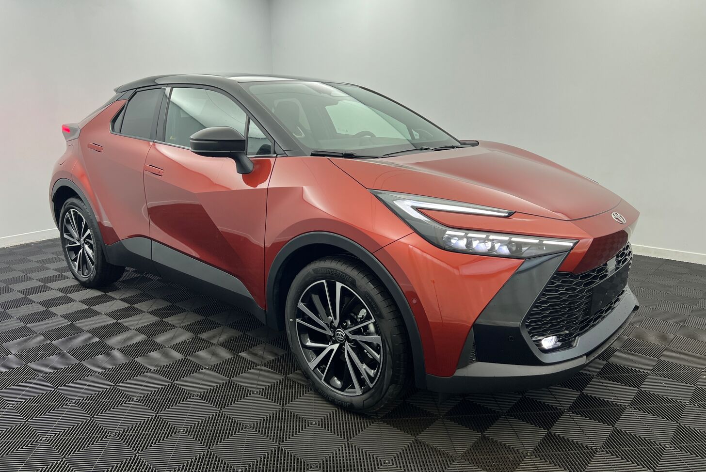 TOYOTA C-HR SUV Hybride rechargeable Essence