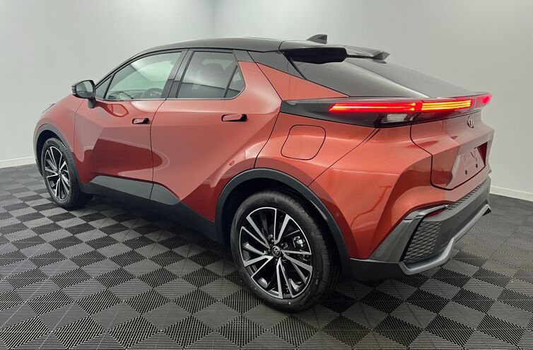 TOYOTA C-HR SUV Hybride rechargeable Essence