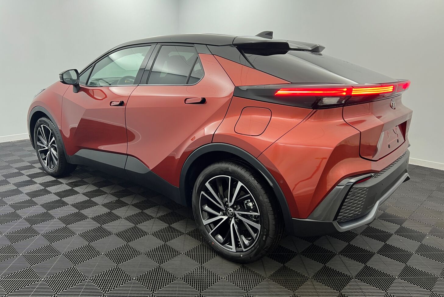 TOYOTA C-HR SUV Hybride rechargeable Essence