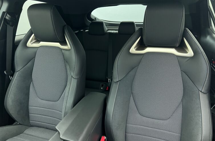 TOYOTA C-HR SUV Hybride rechargeable Essence
