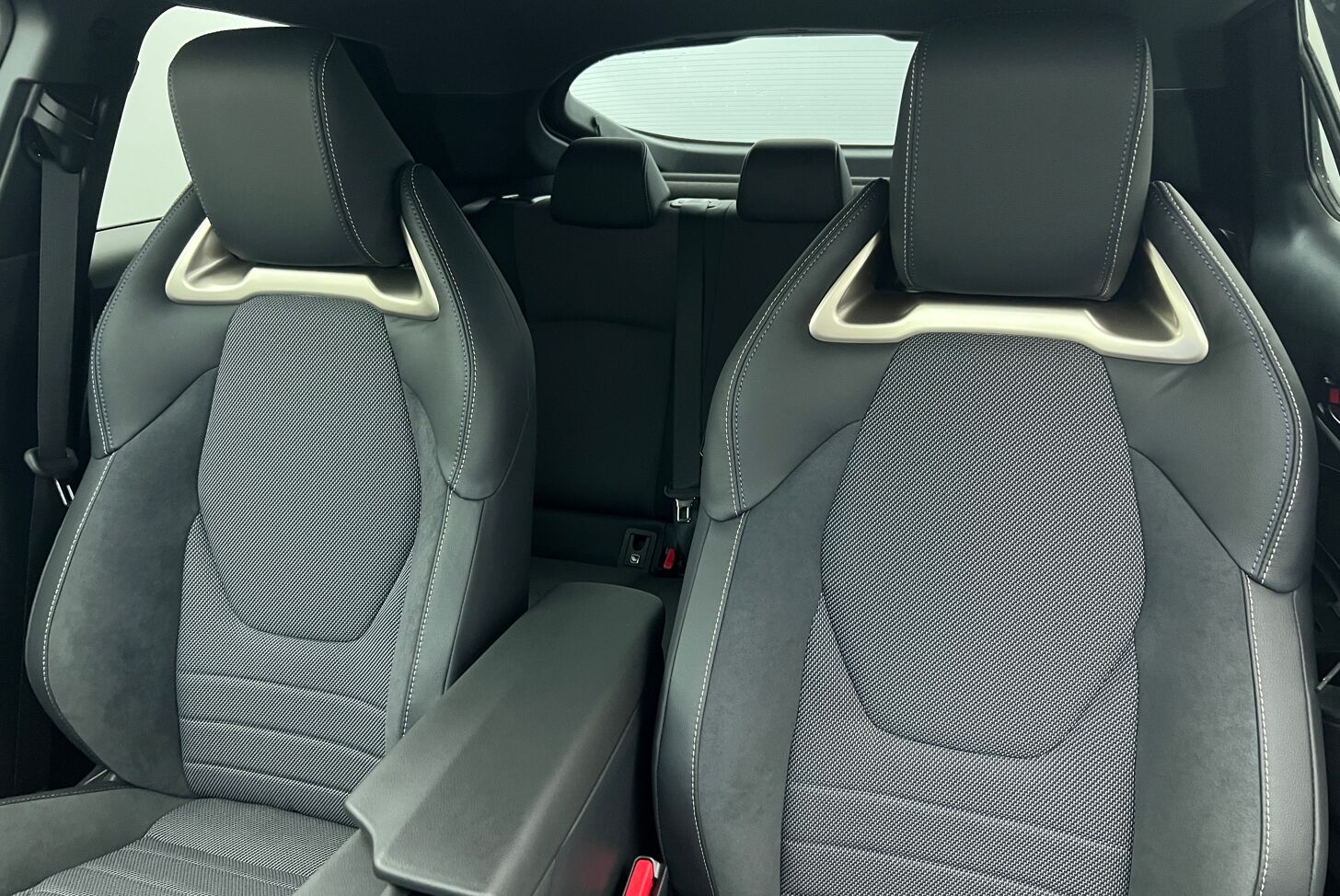 TOYOTA C-HR SUV Hybride rechargeable Essence