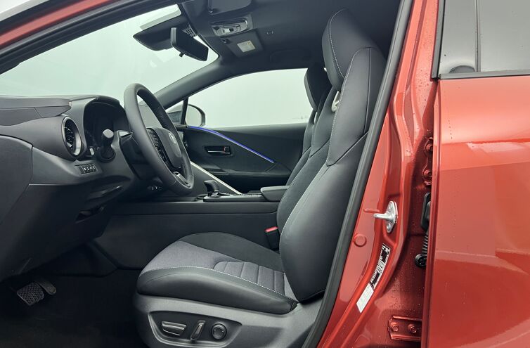 TOYOTA C-HR SUV Hybride rechargeable Essence