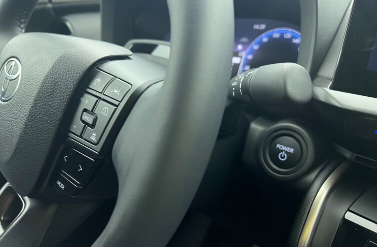 TOYOTA C-HR SUV Hybride rechargeable Essence