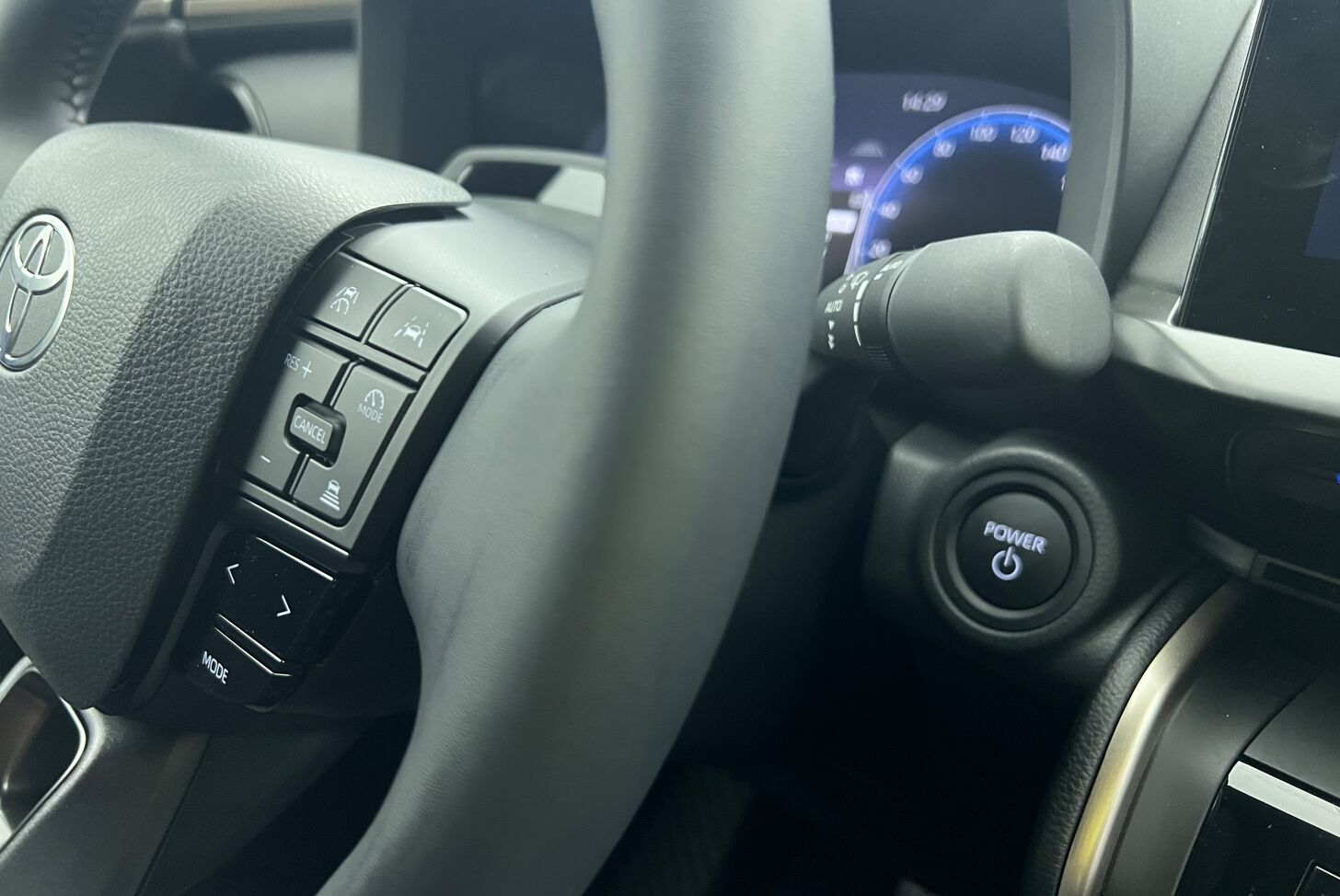 TOYOTA C-HR SUV Hybride rechargeable Essence