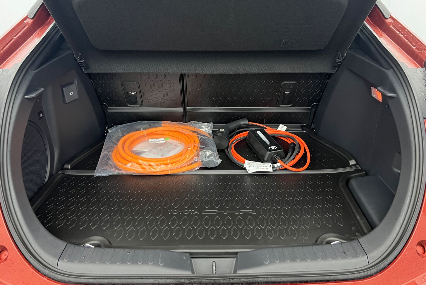 TOYOTA C-HR SUV Hybride rechargeable Essence